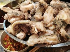 炸过的鱼摆摆-肖肖酸萝卜鱼火锅(总店)