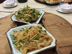 -三江鱼东北特色铁锅炖(骆驼店)