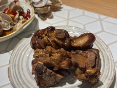 鲍汁卤猪手-十面欢腾·海鲜面·台式Bistro(长乐路店)