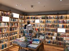 -猫的天空之城概念书店(苏州平江店)