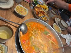 -野山舂·贵州现舂酸汤火锅(鸿通城店)