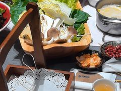 -红鼎豆捞·专注品质海鲜20年(宝丰路店)