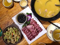 -老滇山寨•云南特色菜•地方菜•民族风情歌舞表演(金碧店)