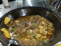-粘豆包柴火铁锅炖