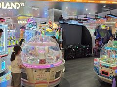 -反斗乐园π·电玩·高空拓展·蹦床(龙华天虹店)