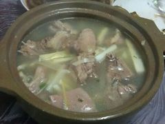 馄饨老鸭煲-老品芳