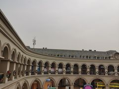 -王府井奥莱临潼小镇(临潼店)