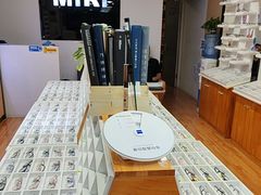 -MiRi眼镜·蔡司·星趣控·尼康控优点视觉合作店(南京东路店)