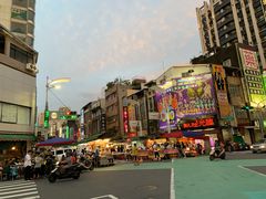 -六合夜市
