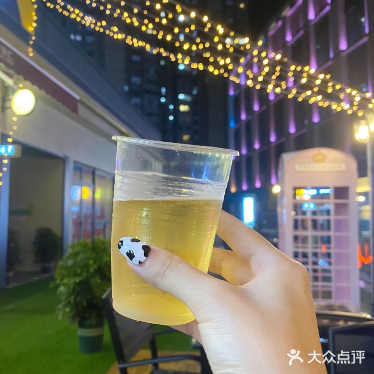 仲夏傍晚の露天花园宵夜