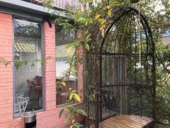 -喵屿·大理花园猫咖