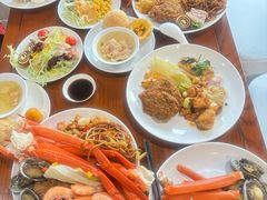 -黄浦江游览十六铺3号码头网红自助餐