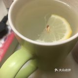 做了一个柠檬水，一开始我放多了柠檬，吃起来太酸了