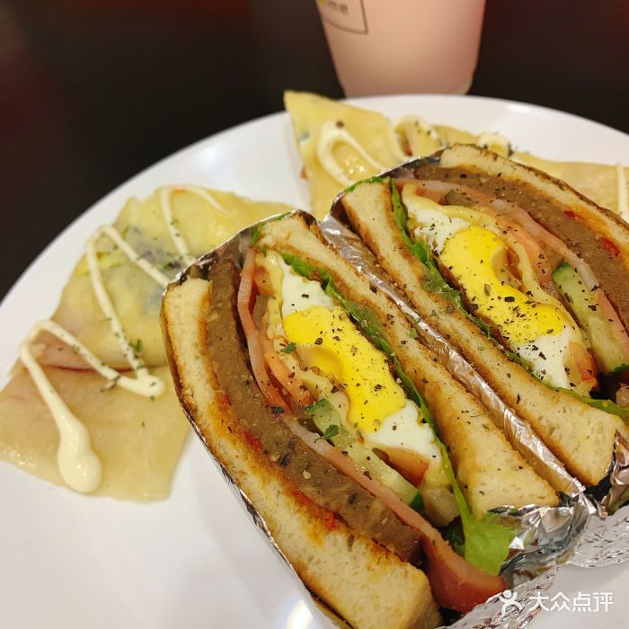 厚颜吐司(m 购物中心店)牛肉培根吐司图片