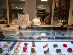 -Fridi Patisserie Cafe