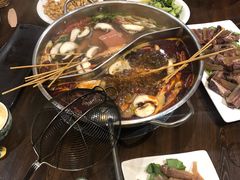 -乡土黄·鲜牛肉火锅·小龙虾(兴业街店)