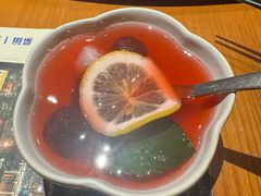 杨梅荔枝饮-包整·丝娃娃(一览甲秀楼风景店)