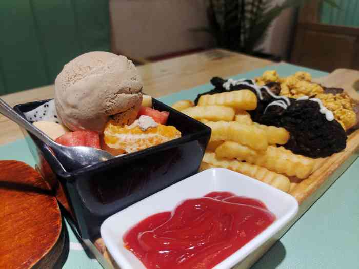 卡芭蒂娜61小西餐(步步高店)-"店内整体设计风格走小资和情调,适合