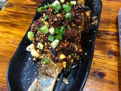 特色烤鲫鱼-老黄记手撕烤兔(玉林街店)
