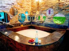 -北京热带雨林风情园酒店-停车场