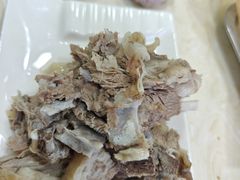 手抓羊肉-尕有炕锅烤羊肉