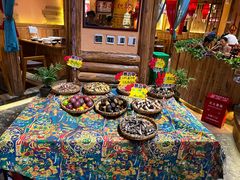 -老滇山寨•云南特色菜•地方菜•民族风情歌舞表演(金碧店)