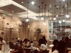 大堂-奈雪的茶(市百一店)