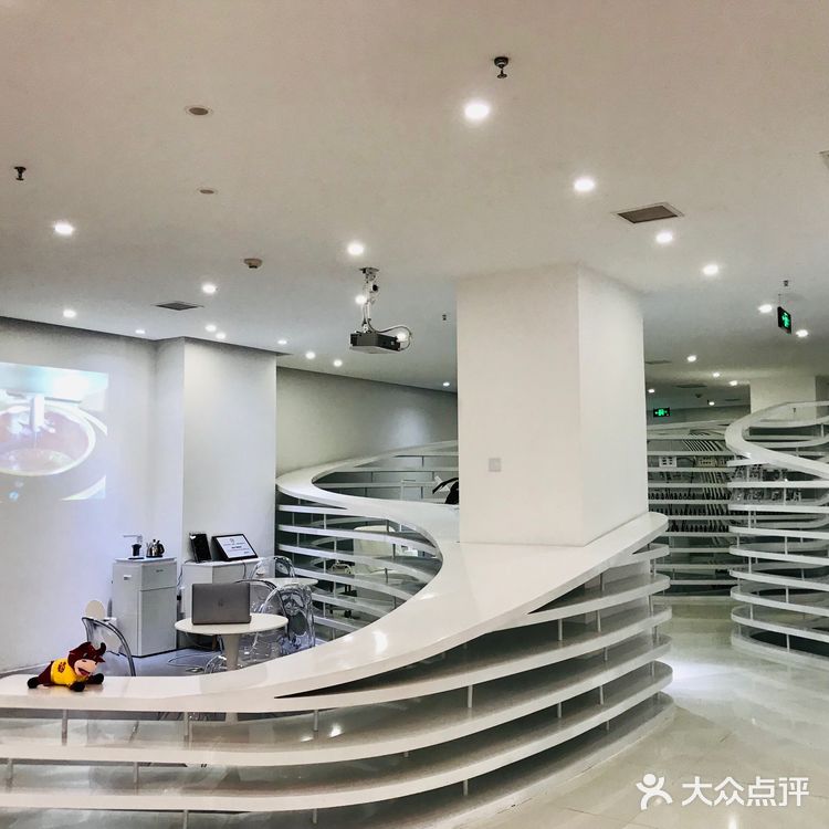 长沙泊富ICITY丨年轻人的打卡圣地，吃货们的美食天堂