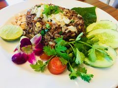 -Chom Cafe and Restaurant