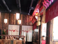 大堂-先启半步颠小酒馆(白麓里店)