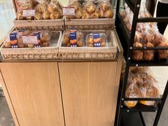 面包甜点陈列柜-山崎面包(苏州中心店)