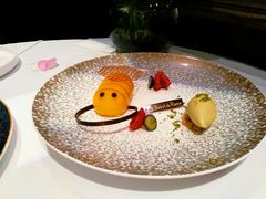 蜂蜜菠萝慕斯配开心果冰淇淋-Le Bistrot de Racine