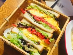 三文鱼厚蛋三明治-AFS Cafe & Canteen(闽江二路店)