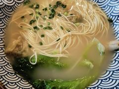 招牌黄鱼馄饨面.-老上海·金牌黄鱼馄饨面(田子坊店)