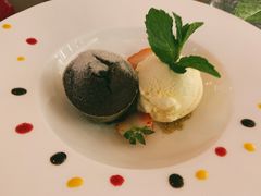 巧克力熔岩蛋糕配香草冰淇淋-Terra Rossa(陆家嘴中心店)