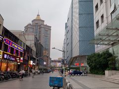 -百联又一城停车场