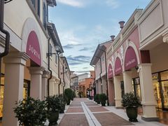 -佛罗伦萨小镇广佛名品奥特莱斯(疏港路店)