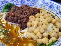 -渝之汇牛肉豌杂面