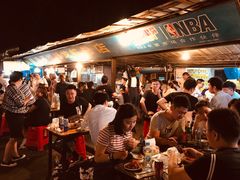 等位区-冶建镜子·老南昌大排档·江西虾王(总店)