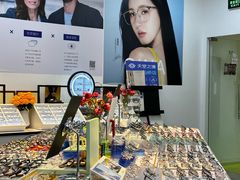 -天空之镜眼镜店蔡司依视路配镜授权零售店(望京颐堤港店)