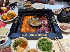 -老牌坊云南鱼豆花火锅(哈西万达店)