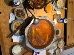 -野山舂·贵州现舂酸汤火锅(鸿通城店)