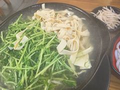 -丽虹云南过桥米线(兴工街店)