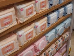 -名创优品(北京新中关购物中心地铁层店)