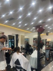 -BULB STUDIO 巴柏明星发型工作室