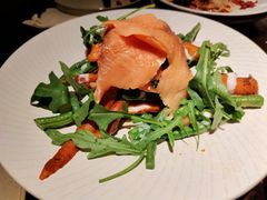 三文鱼蔬菜碗-Brut Eatery Wine Bar & Restaurant (建国东路店)