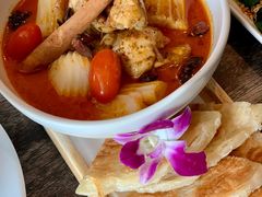 鸡腿玛莎曼咖喱汤加手抓饼-Chom Cafe and Restaurant