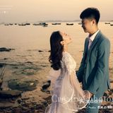 给大家分享一组旅拍风格的婚纱照客片