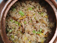 铜锅牛肝菌土豆炒饭-蔼若春.传承三十年云南菜(金碧公园店)