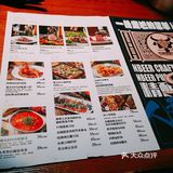 进店后发现店内是毕竟昏暗的